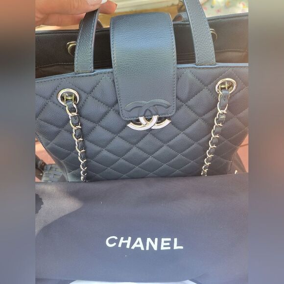 CHANEL Caviar Skin 2 way tote - Picture 14 of 16